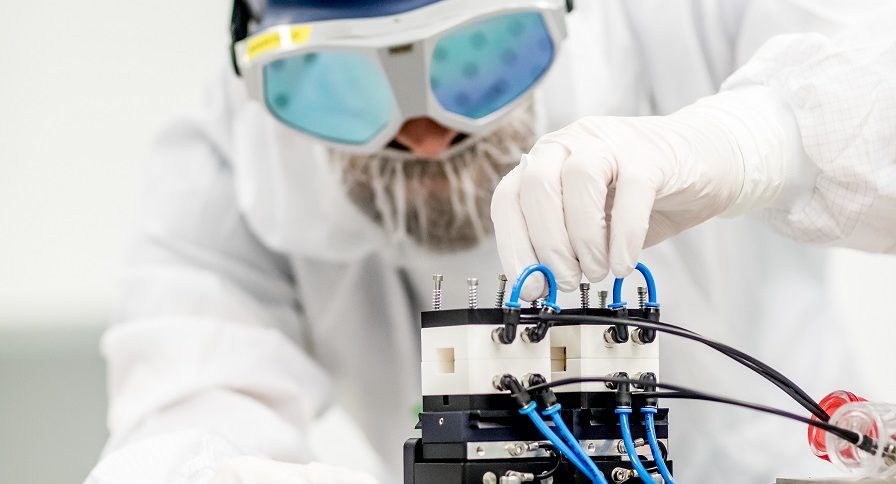 Patent on Pockels cell holder granted