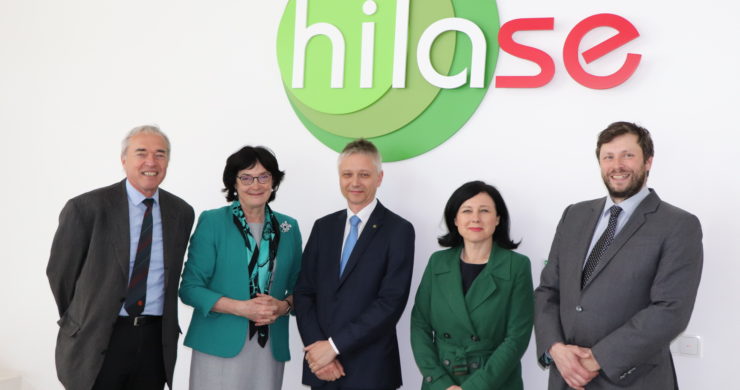 Eurokomisařka Věra Jourová navštívila ELI Beamlines a HiLASE
