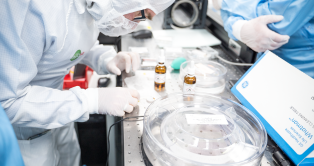 The practical Laser Maintenance course at HiLASE attracted experts from both industry and research